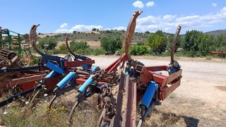 Cultivador 13 brazos