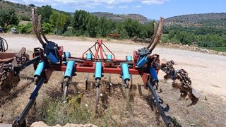 Cultivador 13 brazos