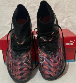 Zapatillas Puma Negras y Rojas