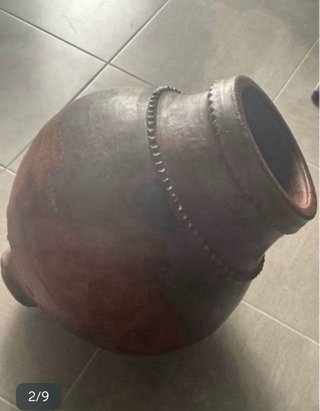 Tinaja antigua de barro S. XX