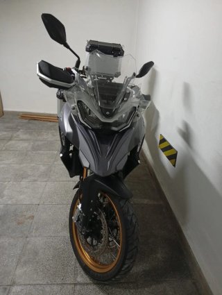 QJ Motor SRT 800 X Adventure Moto