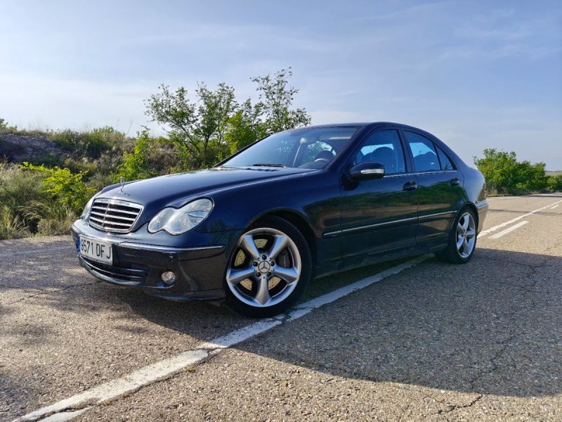 Mercedes-Benz Clase C 2005 - foto 1