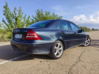 Mercedes-Benz Clase C 2005