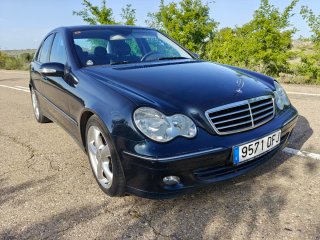 Mercedes-Benz Clase C 2005