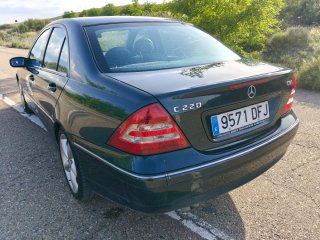 Mercedes-Benz Clase C 2005