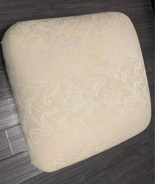 Puff de tela beige