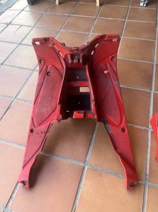 Plásticos Aerox Rojos