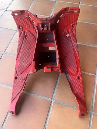 Plásticos Aerox Rojos