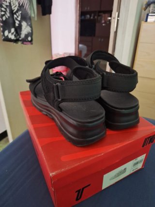 Sandalias negras