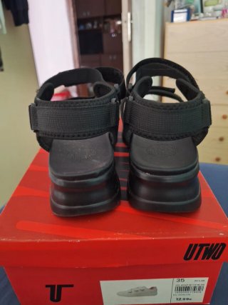 Sandalias negras