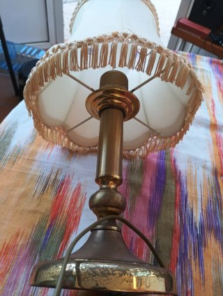 Lámpara de mesa tela y metal