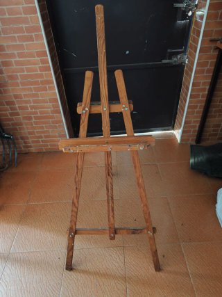 Caballete de madera para pintar