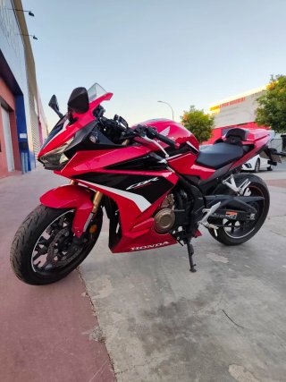 Honda CBR 500 R 2023 Roja y Negra