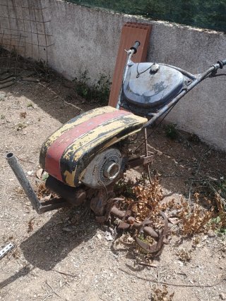 Motocultor antiguo