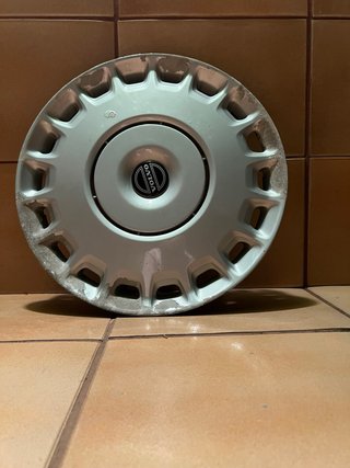 Tapacubos Volvo R16 Usado