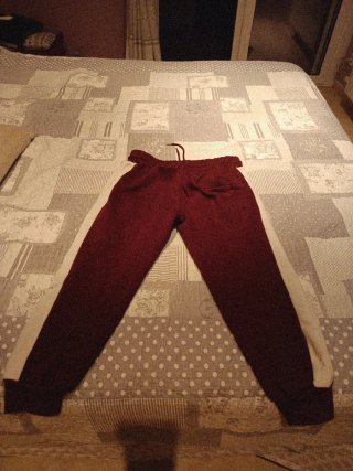 Pantalón de chándal rojo