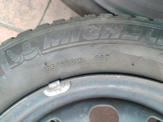 2 Llantas Ford/Michelin 195/60R15 88T