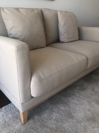 SOFA BREDA ROOM beige 2 plazas base madera