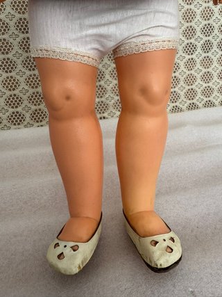 Muñeca Famosa Marina con Llorón