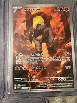 Terrakion Carta Pokémon