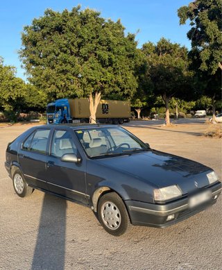 RENAULT 19