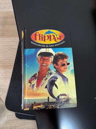 Cada libro a 3 euros.