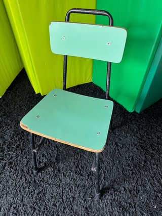 Silla infantil pupitre escolar vintage