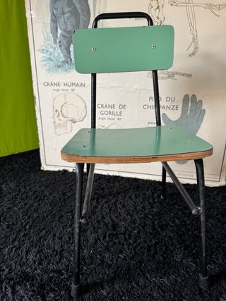 Silla infantil pupitre escolar vintage