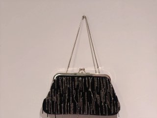 Bolso de fiesta negro con cuentas plateadas