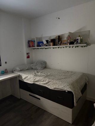 Escritorio y cama juvenil