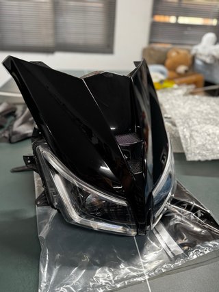 Faro luz TMAX 530 y careta BCD negra