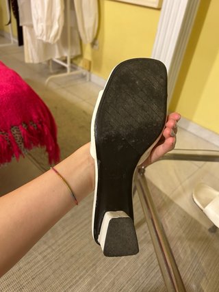 Sandalias tacón ancho de zara blancas