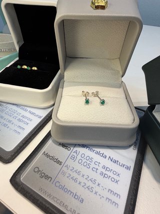 Pendientes Esmeralda Natural Oro 0.05 ct