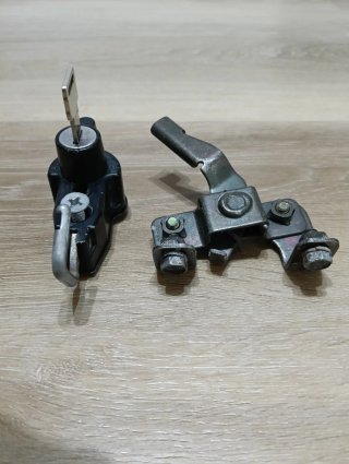 Cerradura asiento YAMAHA SR250 SPECIAL