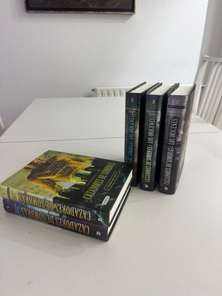 Cazadores de Sombras. Orígenes completa y dos más
