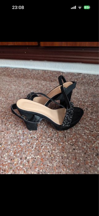 Sandalias de tacón con lentejuelas