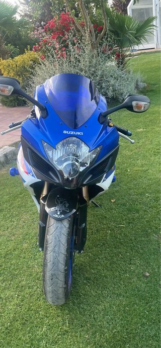Suzuki GSX R 600cc Moto Deportiva Azul