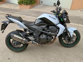 Kawasaki Z750 2010 Naked Blanca y Negra