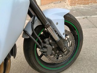 Kawasaki Z750 2010 Naked Blanca y Negra