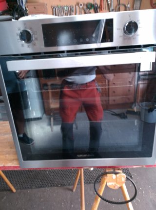 Horno Grundig sin usar