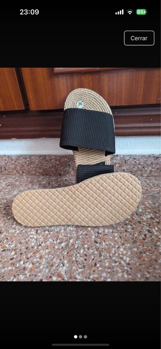 Sandalias planas beige y negras talla 36