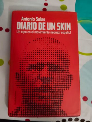 Diario de un skin un topo en el movimiento neon...