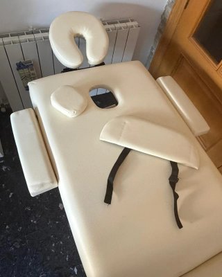 Camilla de masaje Mobiclinic plegable + accesorios