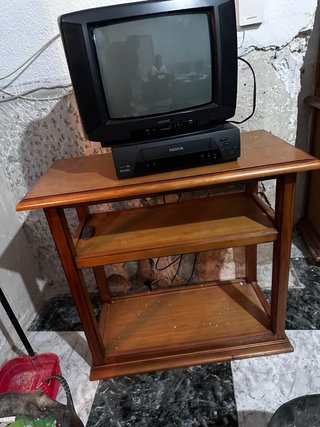 Mueble TV madera con estantes