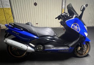Yamaha T-MAX 500 Maxi Scooter la daría con itv