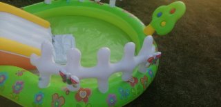 Piscina hinchable infantil con tobogán
