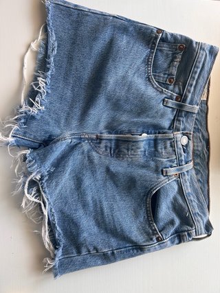 Shorts Levi's Azules Desgastados. Talla 34/36
