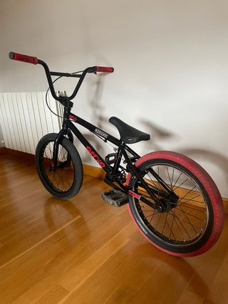 Bicicleta BMX REVO 18