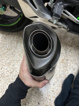 Akrapovic Z900 (2020-2024) Carbono