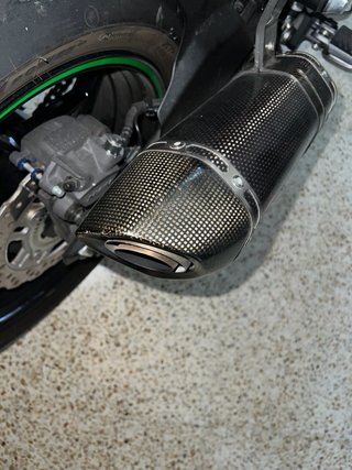Akrapovic Z900 (2020-2024) Carbono